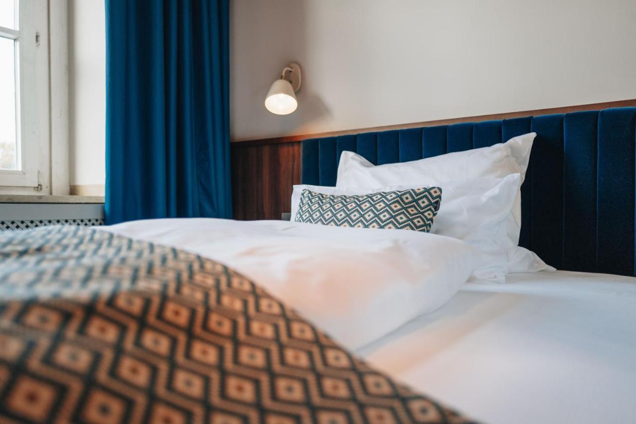 Hotel Amalia - Boutique Hotel ลันด์สฮูท ภายนอก รูปภาพ