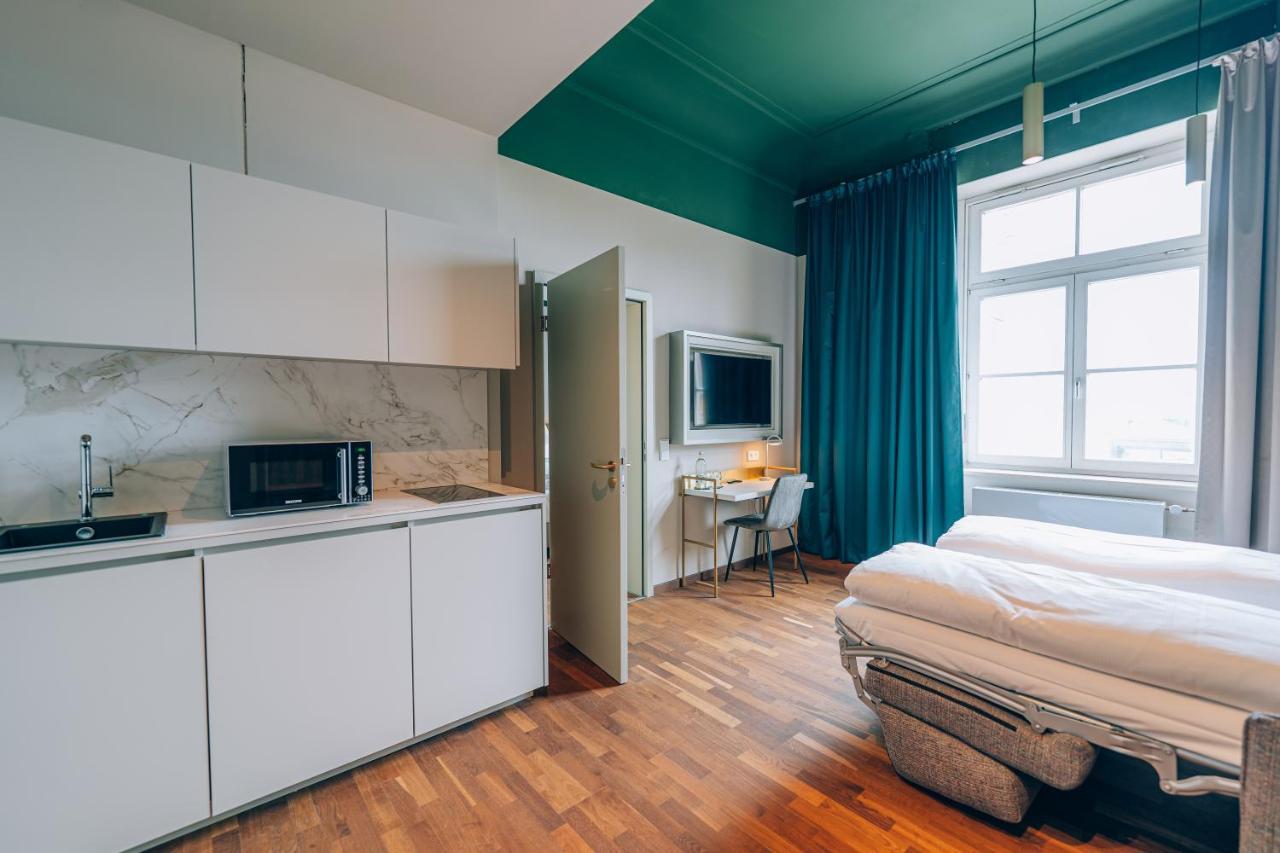 Hotel Amalia - Boutique Hotel ลันด์สฮูท ภายนอก รูปภาพ