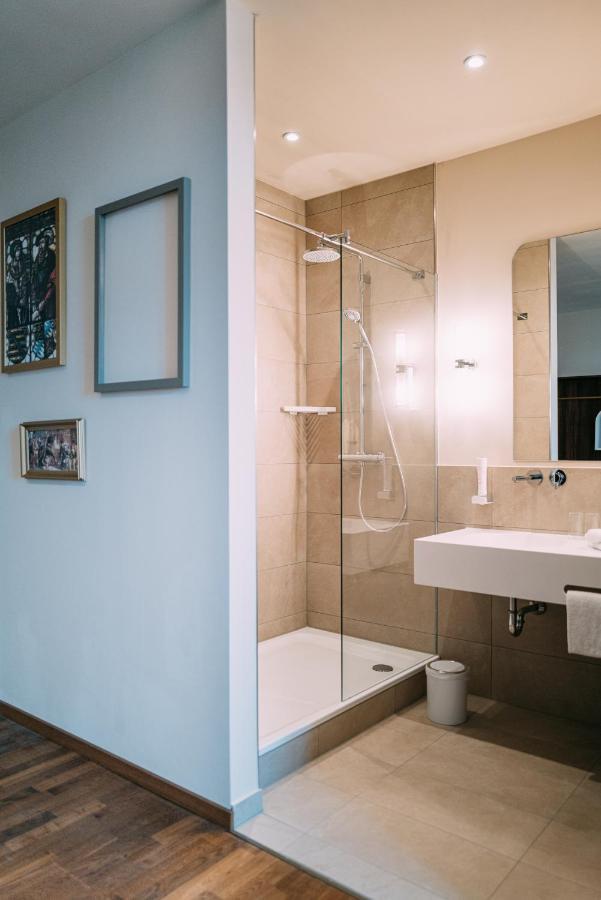 Hotel Amalia - Boutique Hotel ลันด์สฮูท ภายนอก รูปภาพ