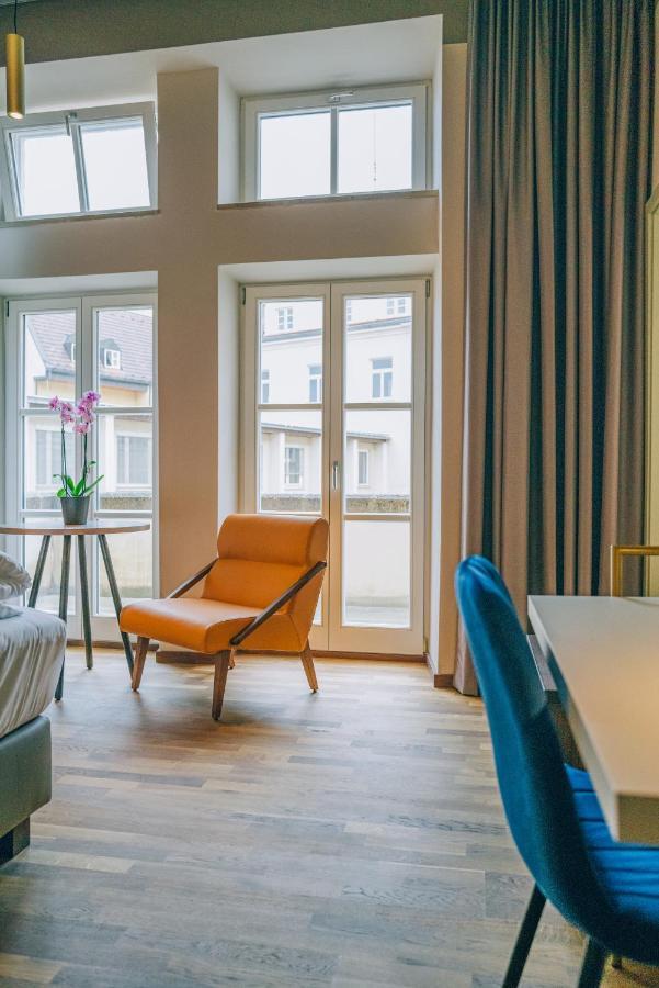 Hotel Amalia - Boutique Hotel ลันด์สฮูท ภายนอก รูปภาพ