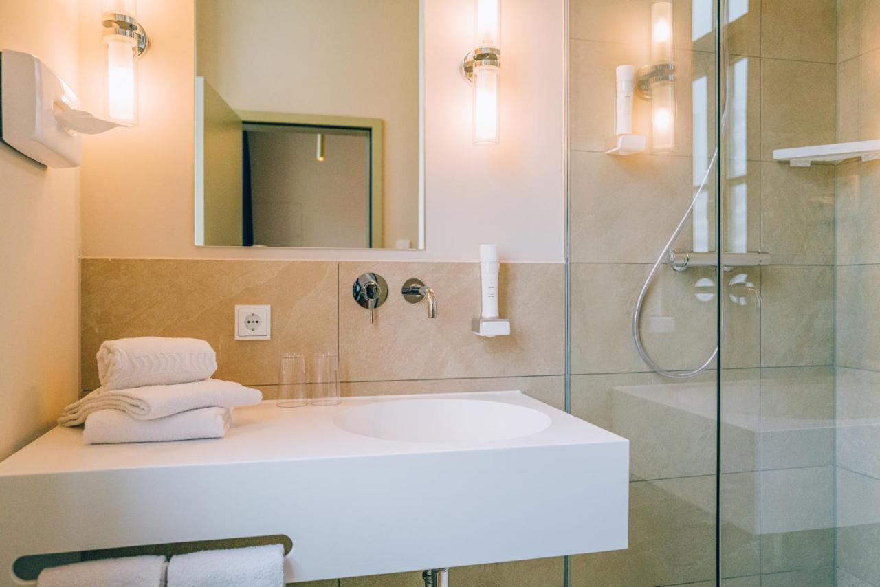 Hotel Amalia - Boutique Hotel ลันด์สฮูท ภายนอก รูปภาพ