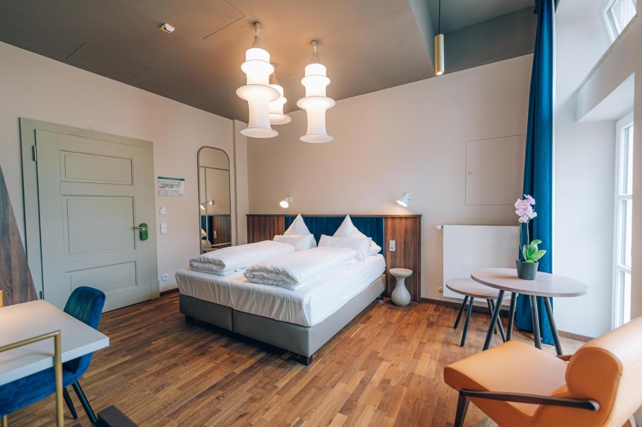 Hotel Amalia - Boutique Hotel ลันด์สฮูท ภายนอก รูปภาพ