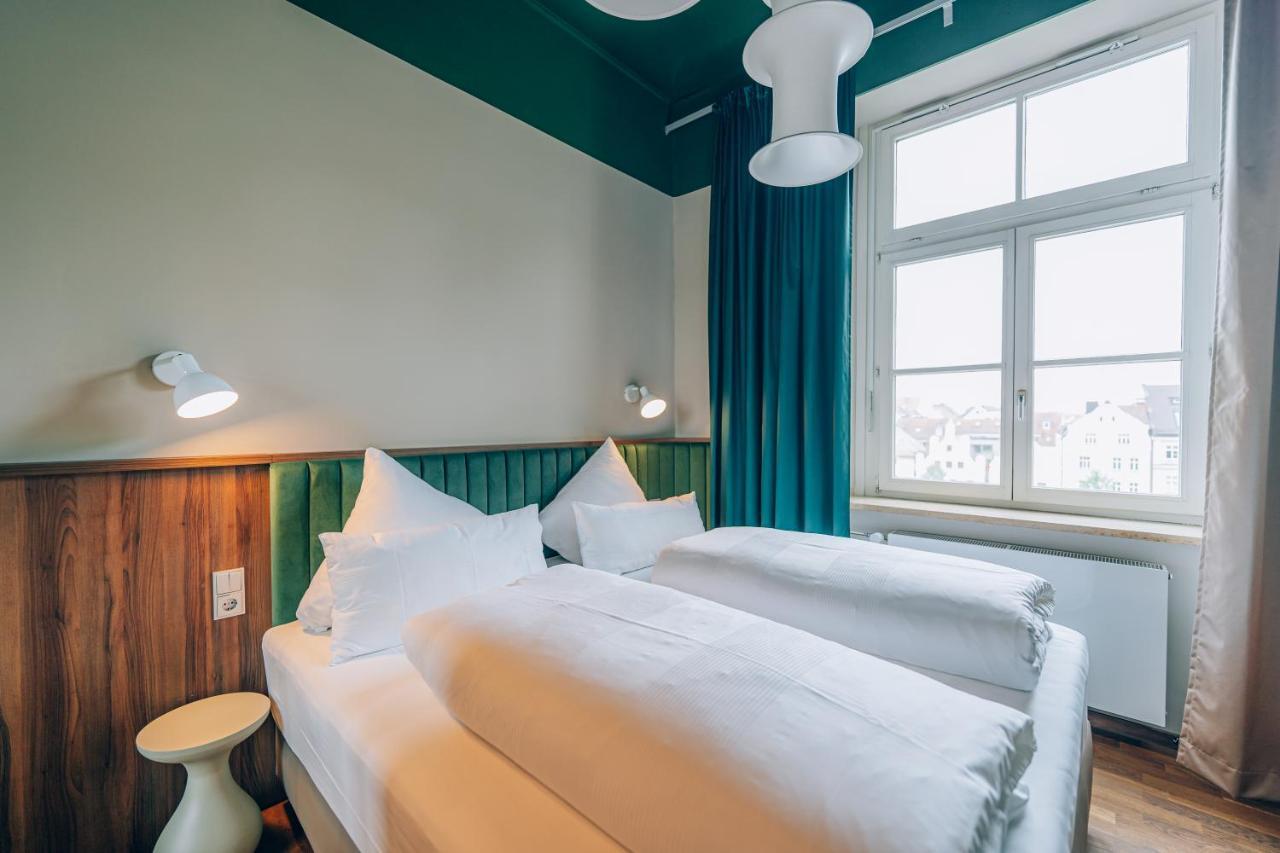 Hotel Amalia - Boutique Hotel ลันด์สฮูท ภายนอก รูปภาพ