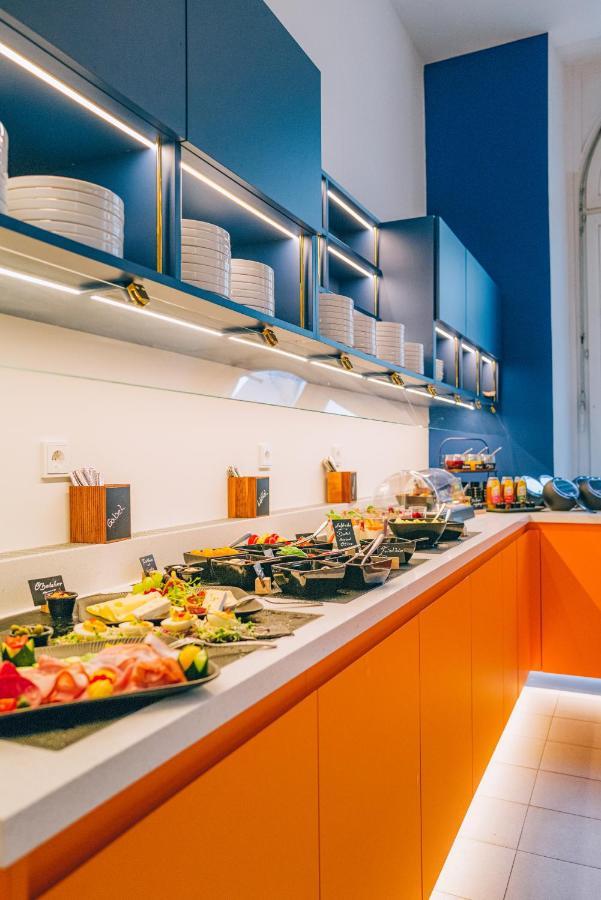 Hotel Amalia - Boutique Hotel ลันด์สฮูท ภายนอก รูปภาพ
