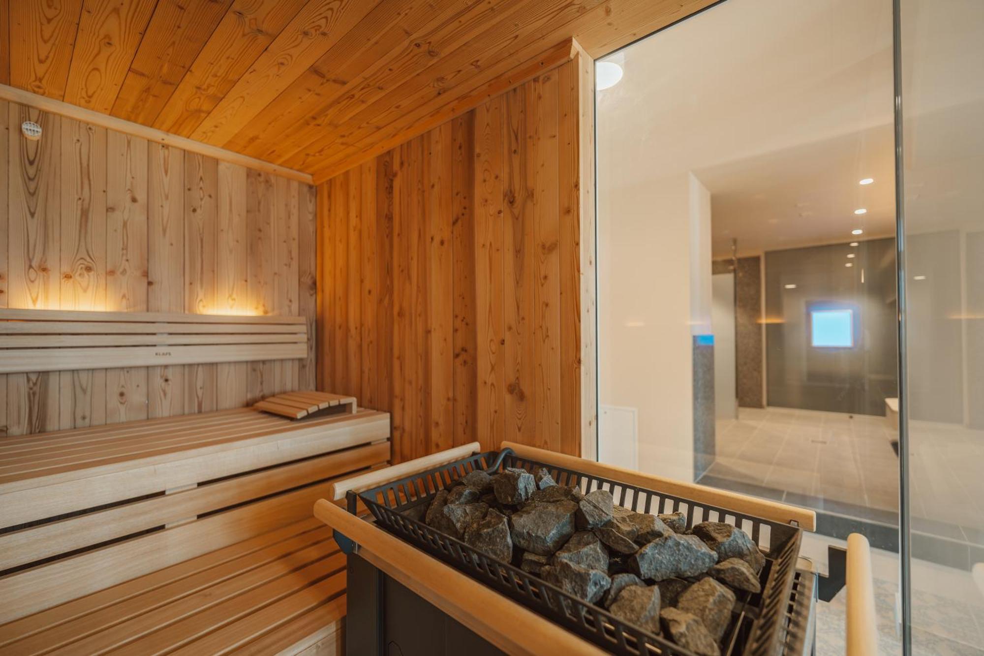 Hotel Amalia - Boutique Hotel ลันด์สฮูท ภายนอก รูปภาพ